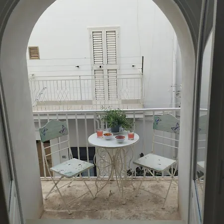 Nido - Helles Nichtraucher Design-studio In Ostuni
