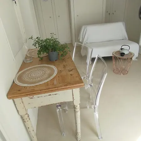 Nido - Helles Nichtraucher Design-studio In Appartement *