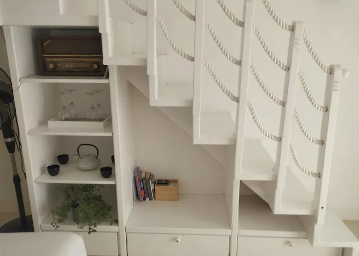 Nido - Helles Design-studio In アパート オストゥーニ