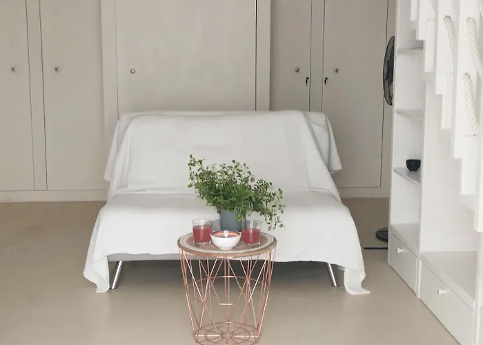 Nido - Helles Design-studio In * オストゥーニ